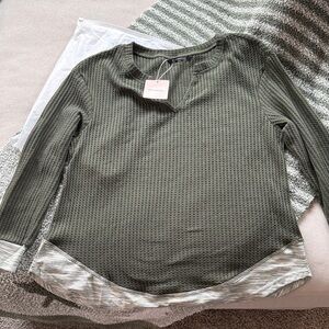 NWT Bloom Chic Dark Green Waffle Knit Long Sleeve Top.  Size medium.